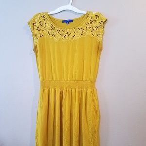 Women's Apt.9 dress size medium.